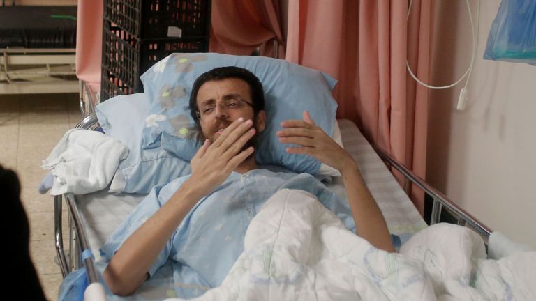 Israeli court rejects Al-Qeeq’s transfer to Palestinian hospital; imprisoned journalist on 85th day of hunger strike